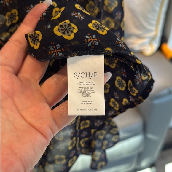 CAbi Black and White Graphic Long Sleeve Blouse - Picture 4 of 5